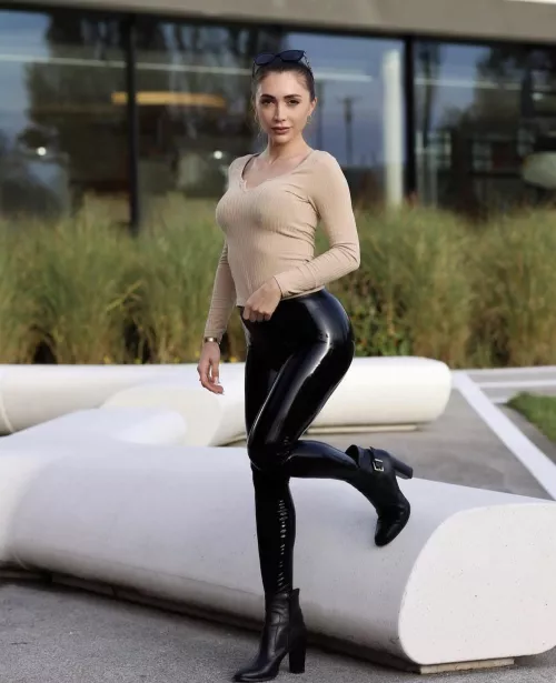 Summer vibes in latex