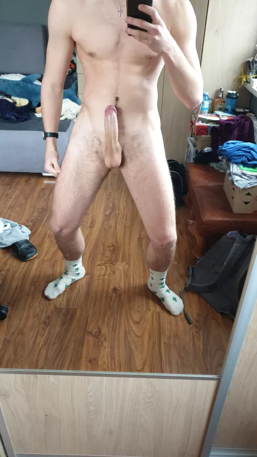 To this 7 people who see this: am I hot?