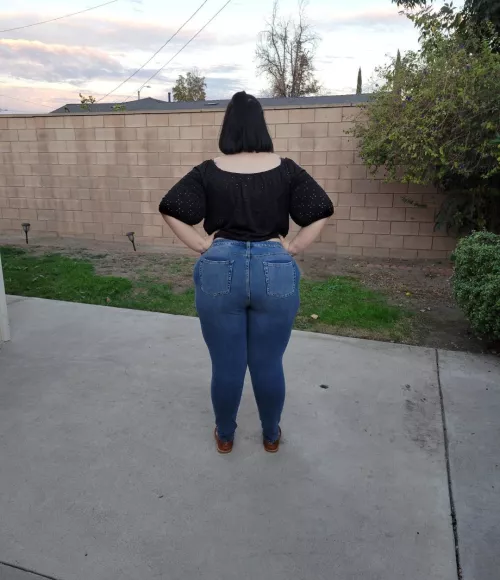 wife's thick ass 🤤