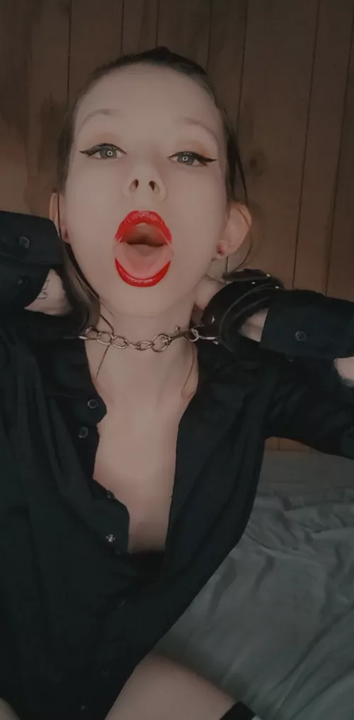 wish it was your hand instead of my cuffs 😈