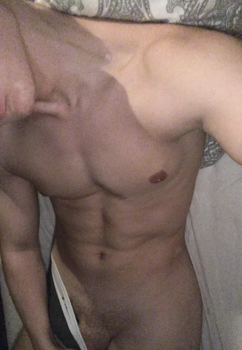 19m Fit Boy looking for older or big cocks. Snap me: Ryan6nc