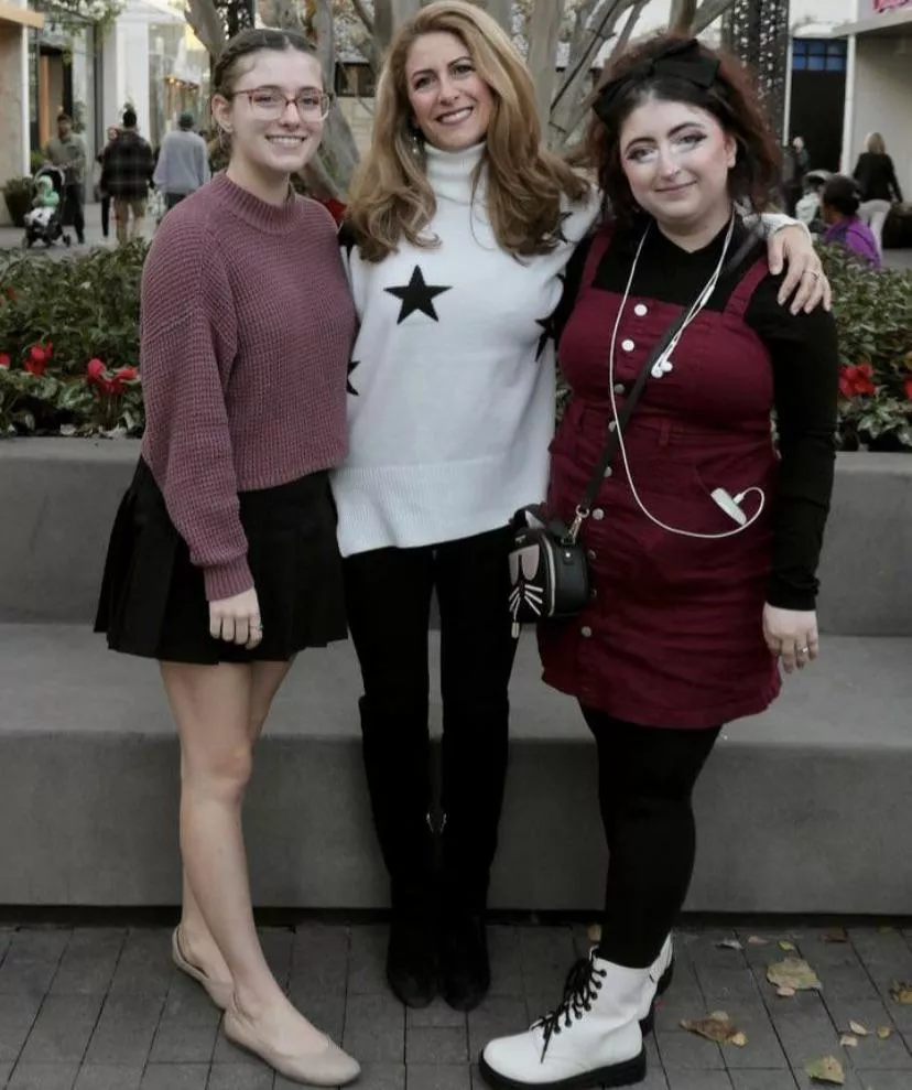 A Milf and two girls