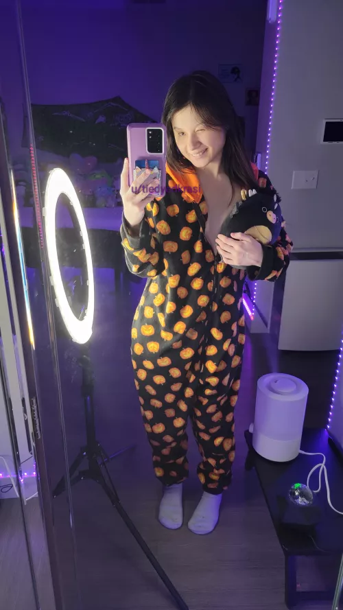 am I just as beautiful in a onesie