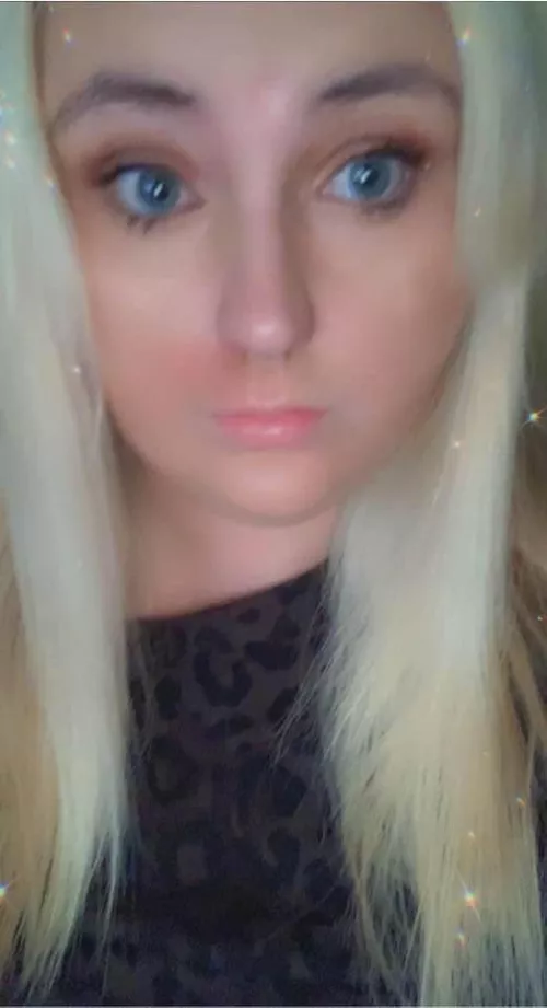 Do you think I’m pretty, or nah?