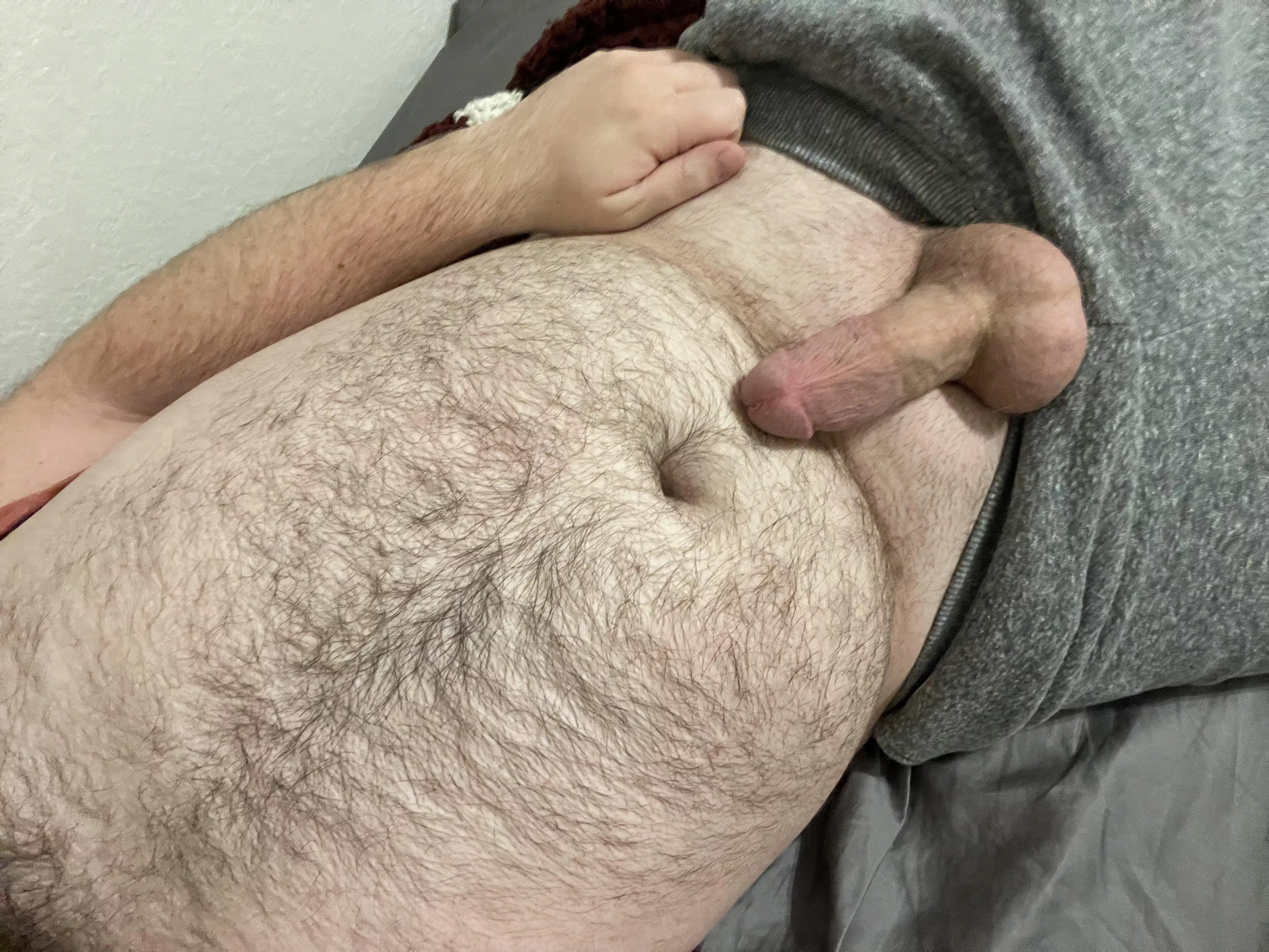 First post with this account, can some bears send me dms? ☺️