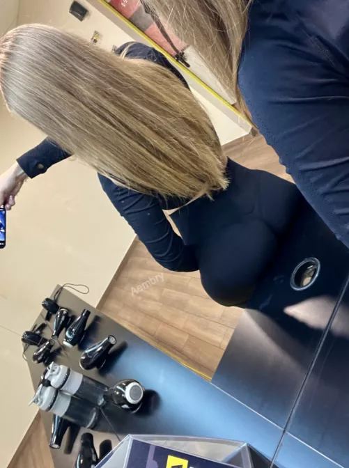 Fuck my tight pussy in the counter while I do chores