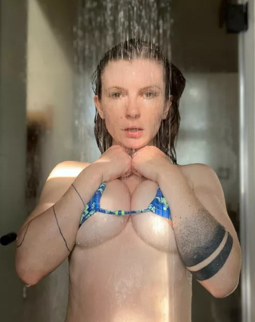 Fully wet right now, need you to join me ;)
