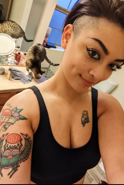 hair looks fucked but.. it's just hair