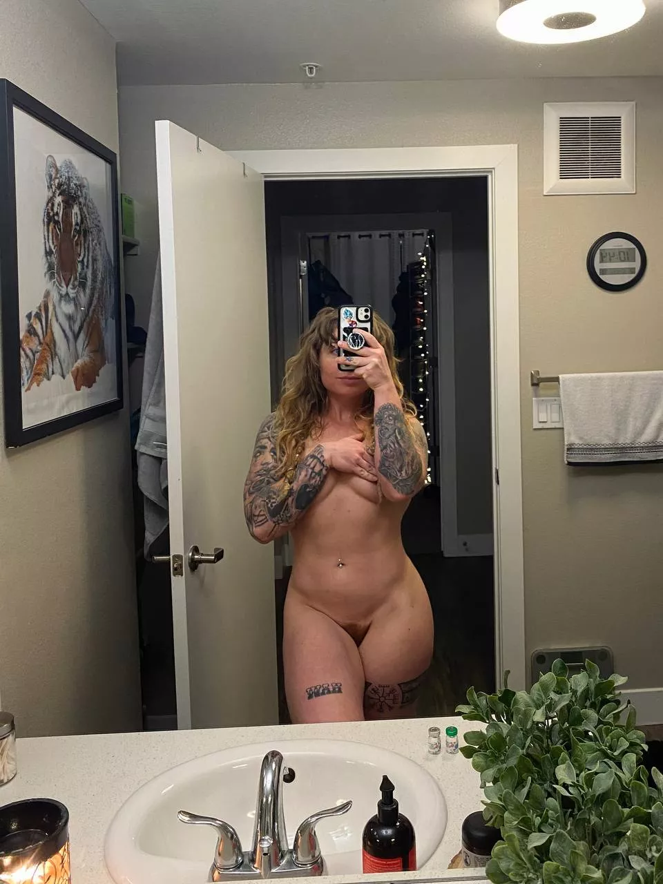 I hope you dont mind goth gym girls ☺️🖤