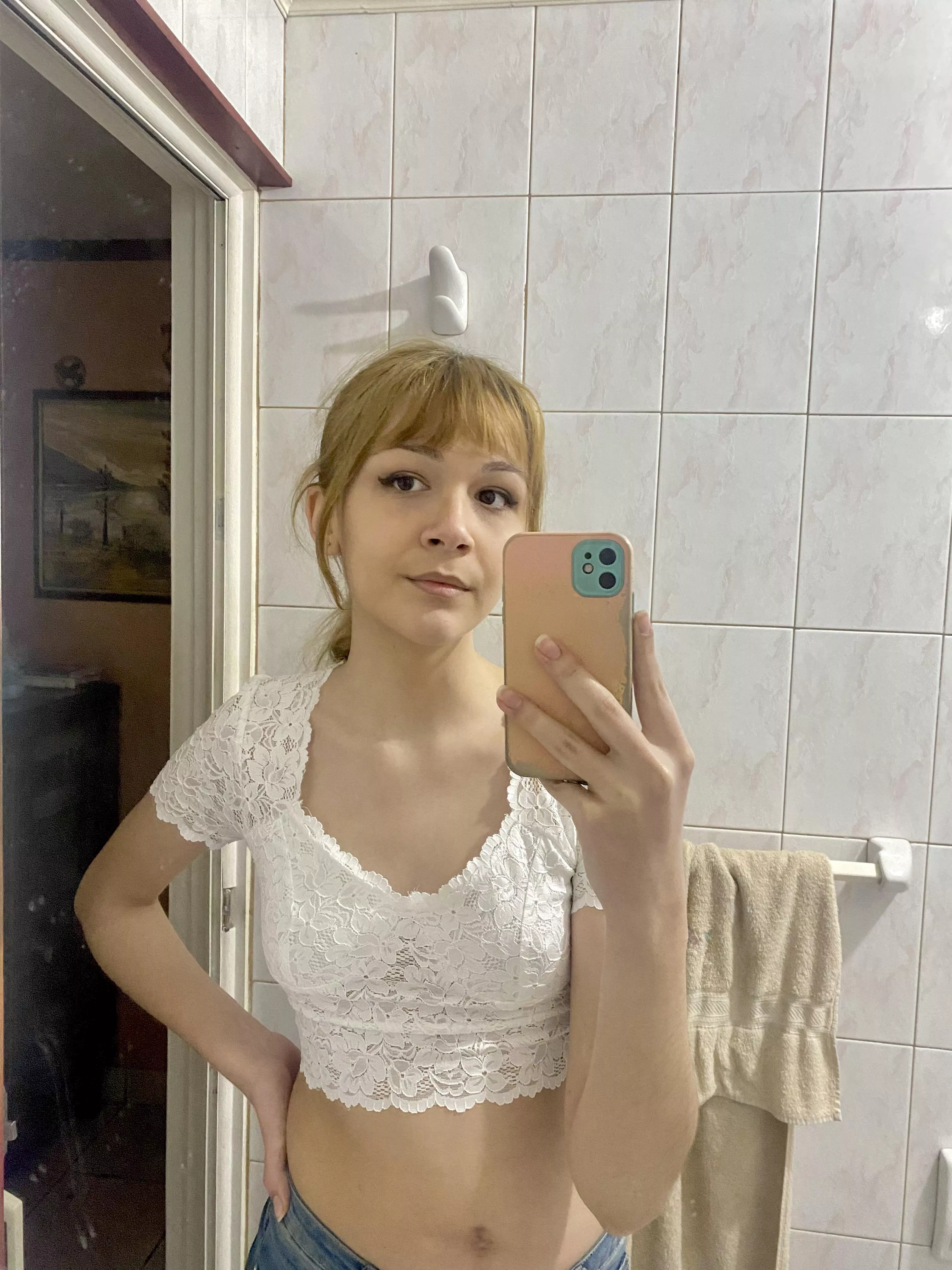 I love this lace shirt, makes me feel cute 💖