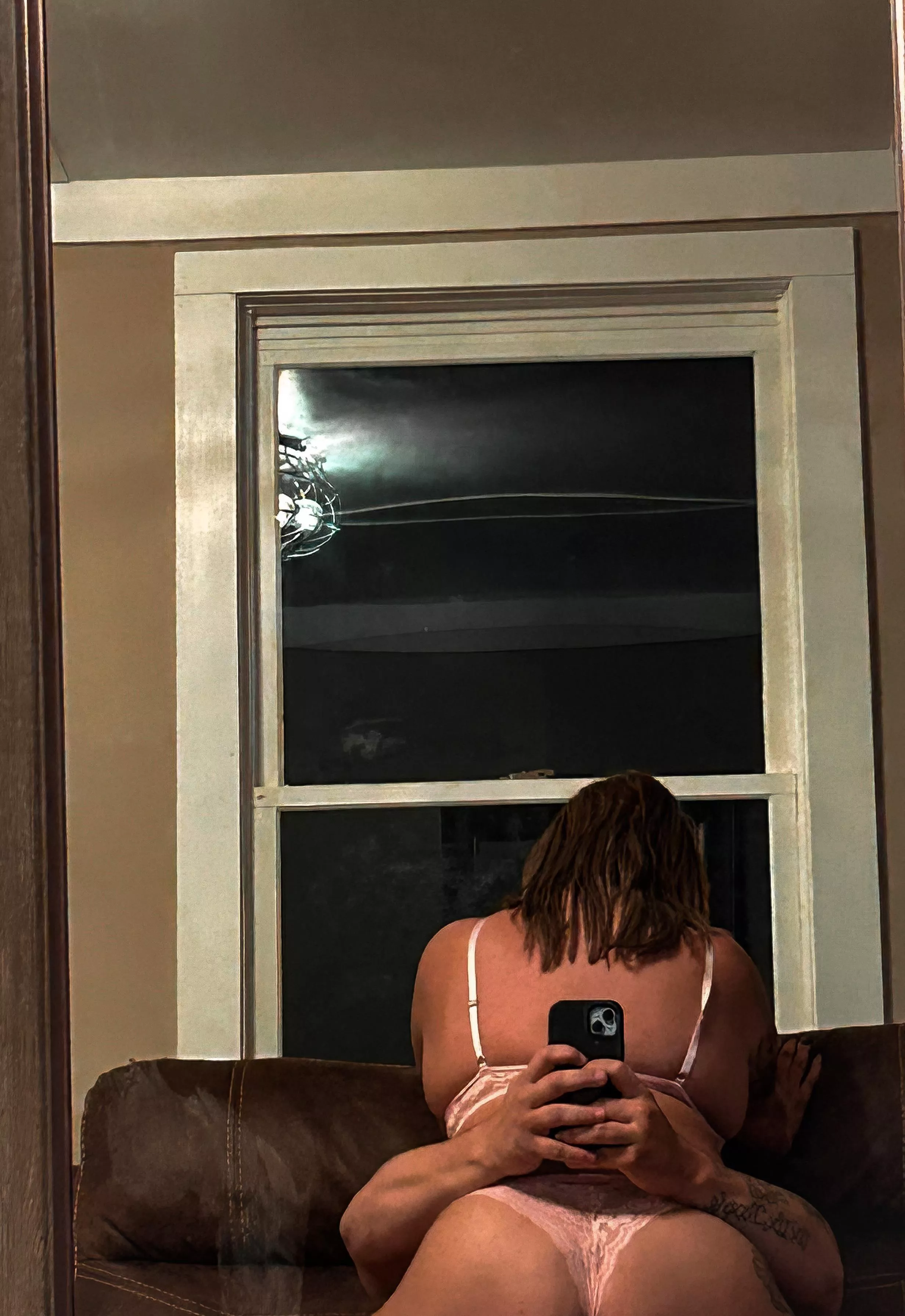 I love watching her ride in the mirror 🥵