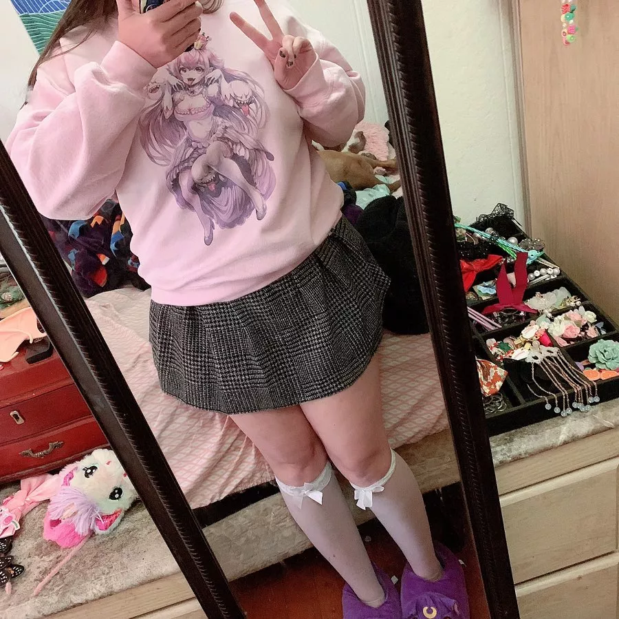 I'm here to serve all your kinky needs.