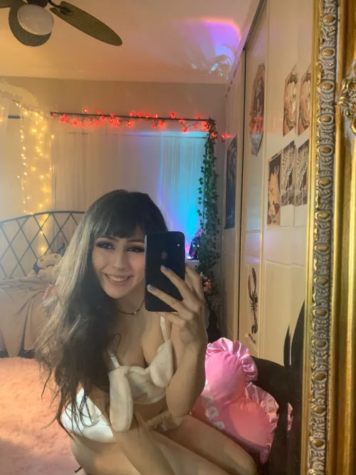 Just a bunny girl living her best life 🤍18f