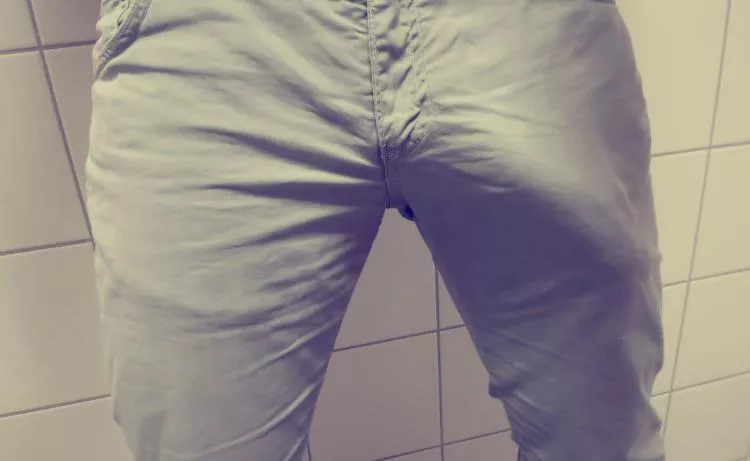 M32 edged almost every night for the last two weeks without releasing, now I am sitting in the office with a huge noticeable bulge