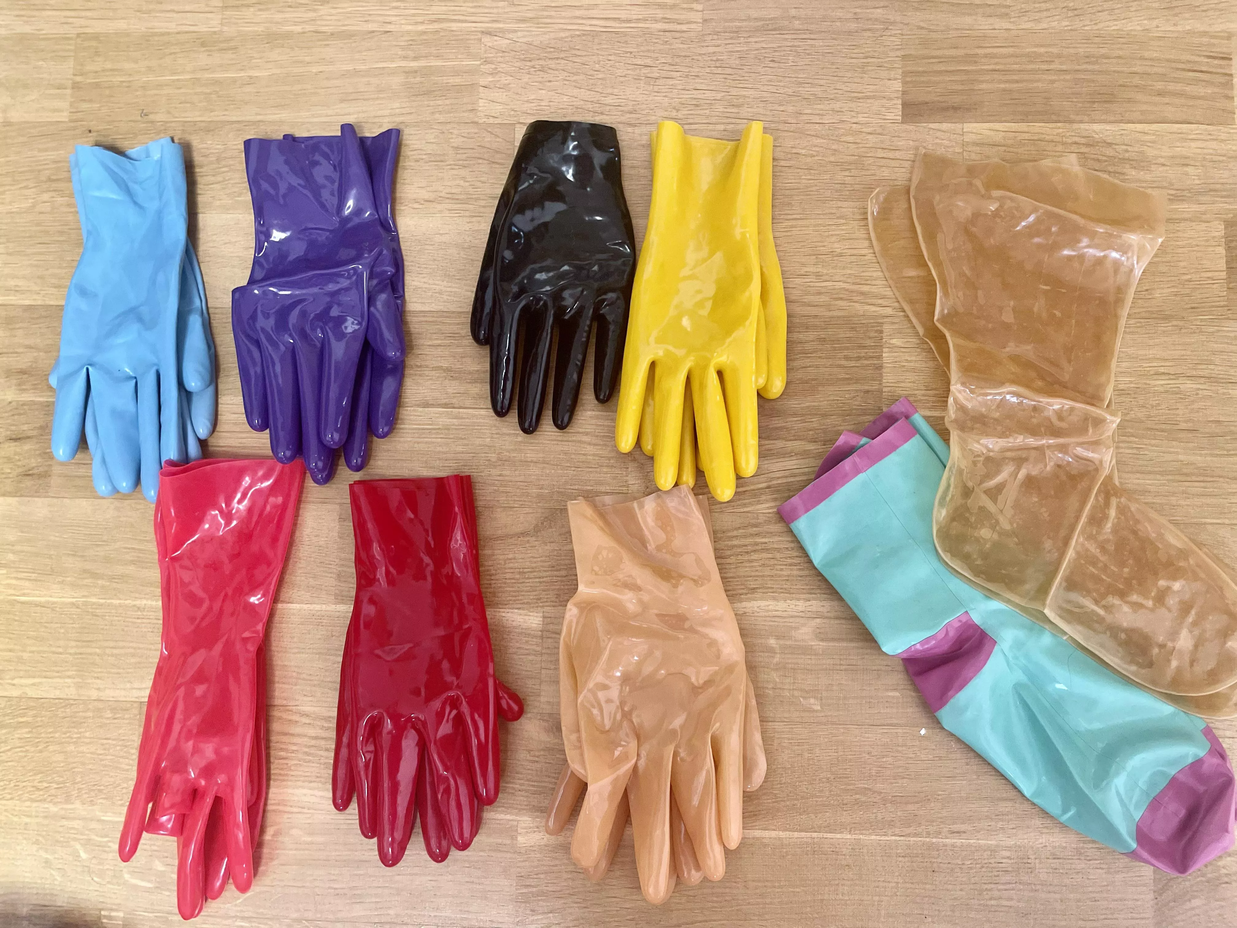 Make inventory of rubber fetish clothing (Pt. 2) Gloves and Socks