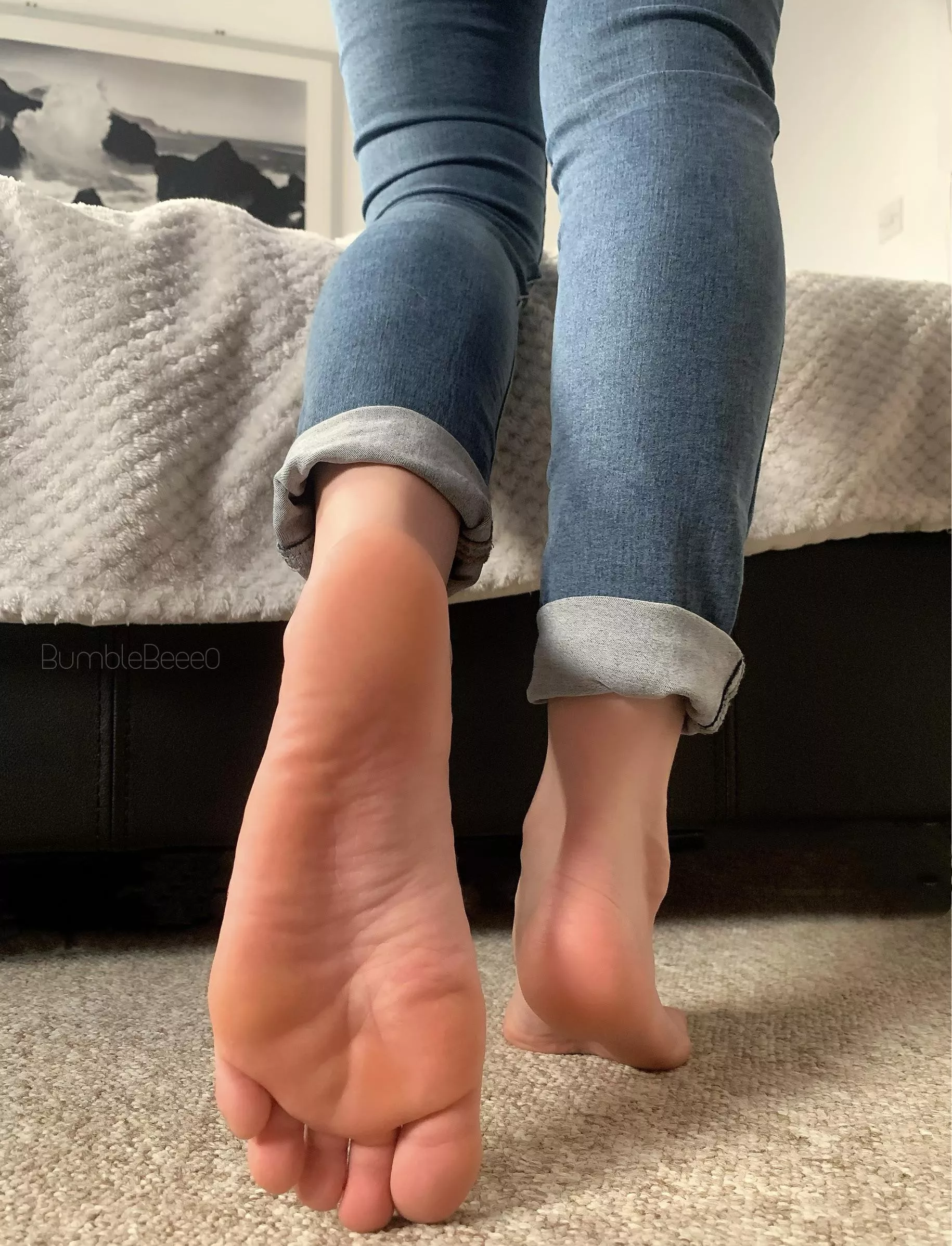 My petite feet want your attention 🤭