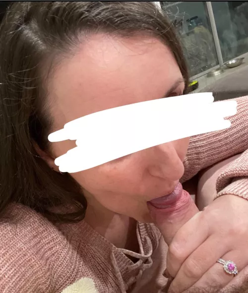 New here, I love a good load in my mouth