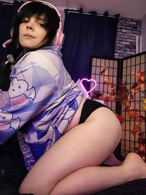 Obsessed with gaming?💜 So am I, but I also love arching my back to look cute while I play. 🥰