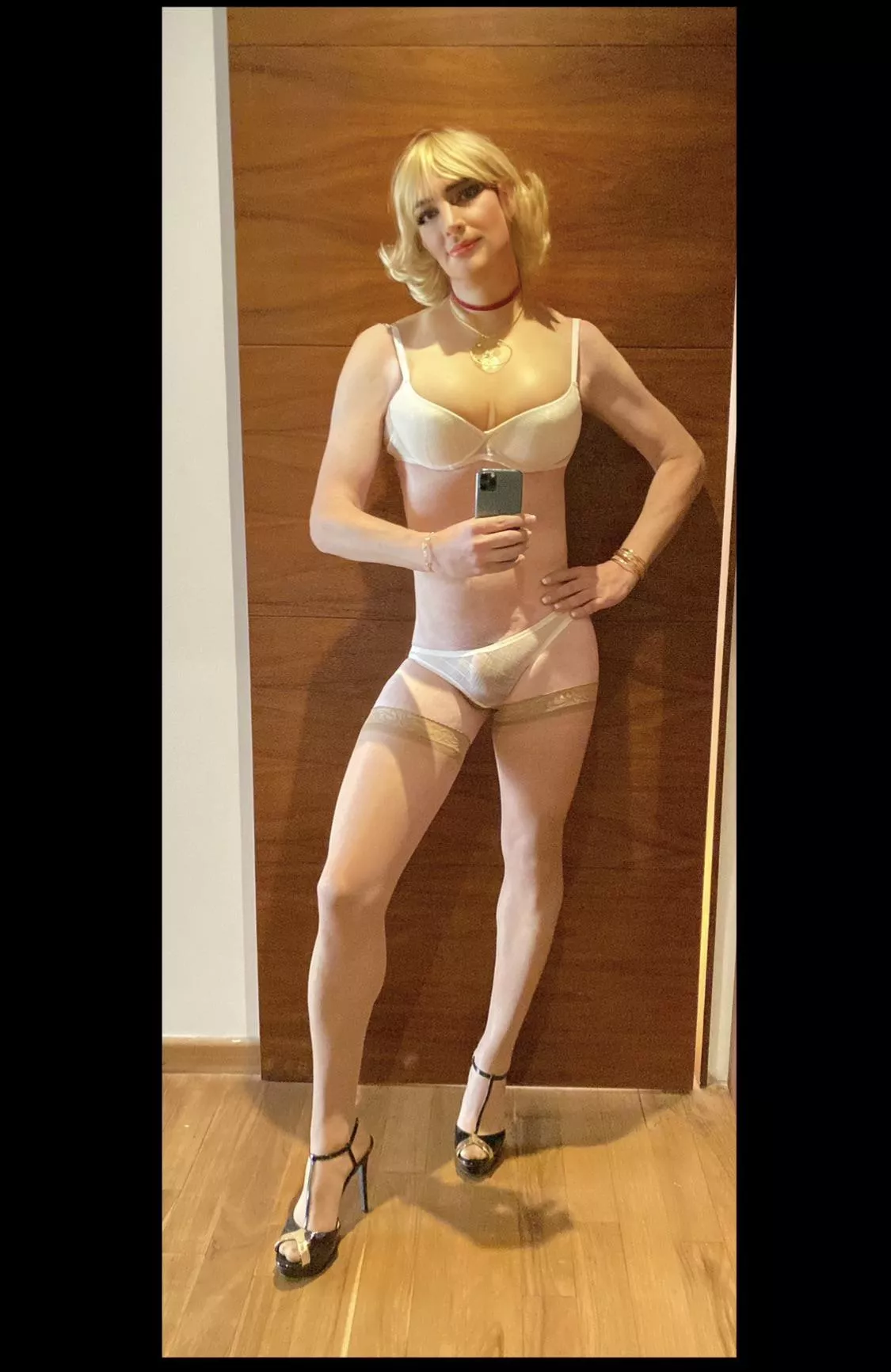 Ok someone got to say it, it’ll be me: I’m a pretty fuckable lady now🫦