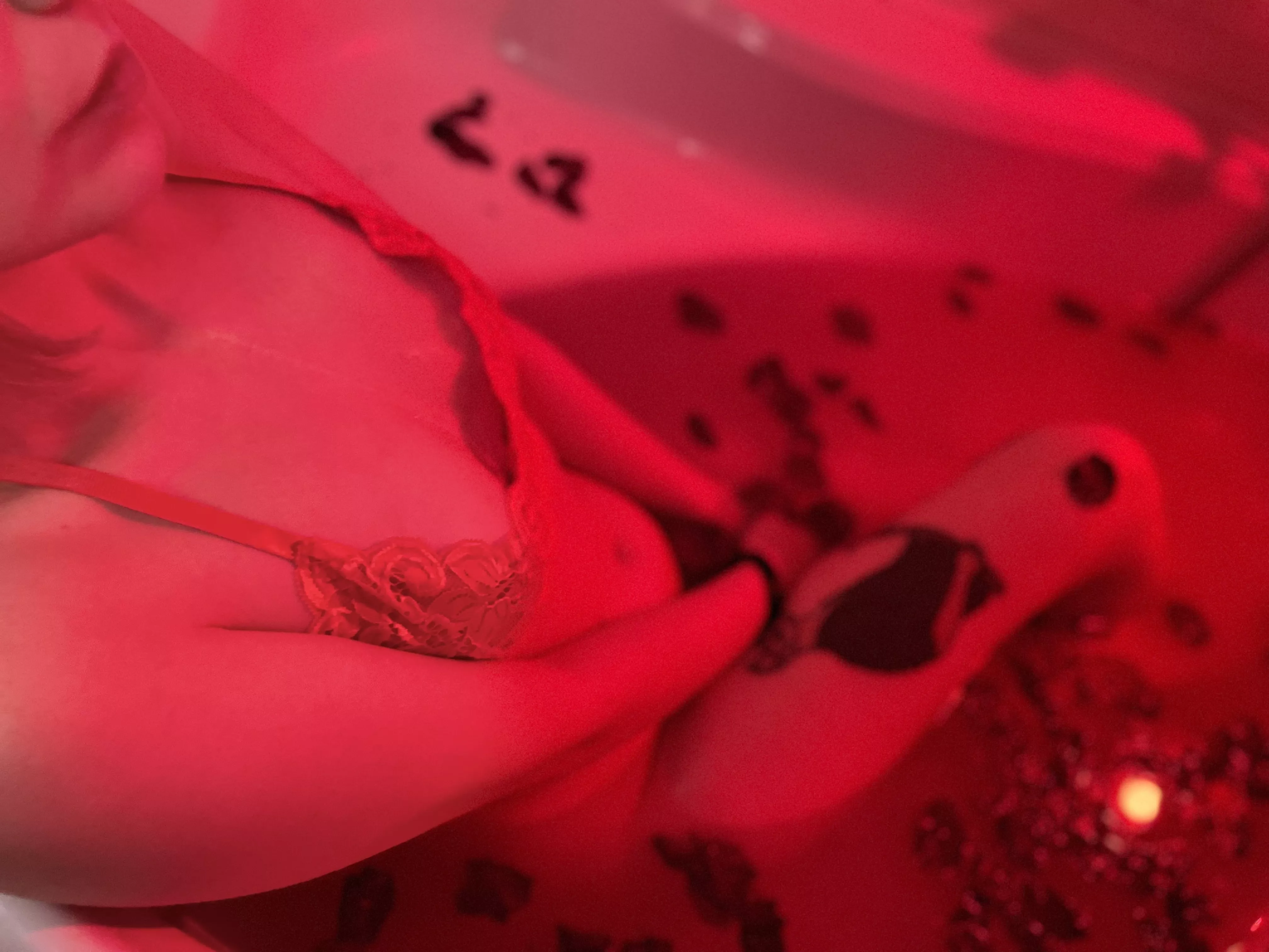 Tell me every dirty fantasias what u have.. https://chaturbate.com/villanellie/