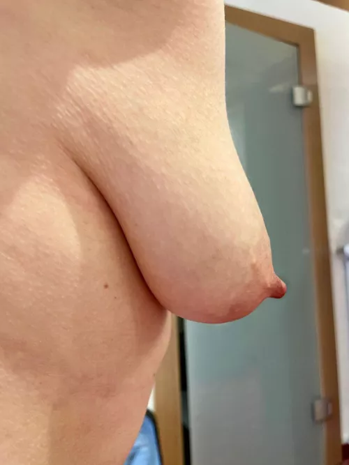 The more weight I lose through exercise, the more my breasts, which are now empty, sag (F34)