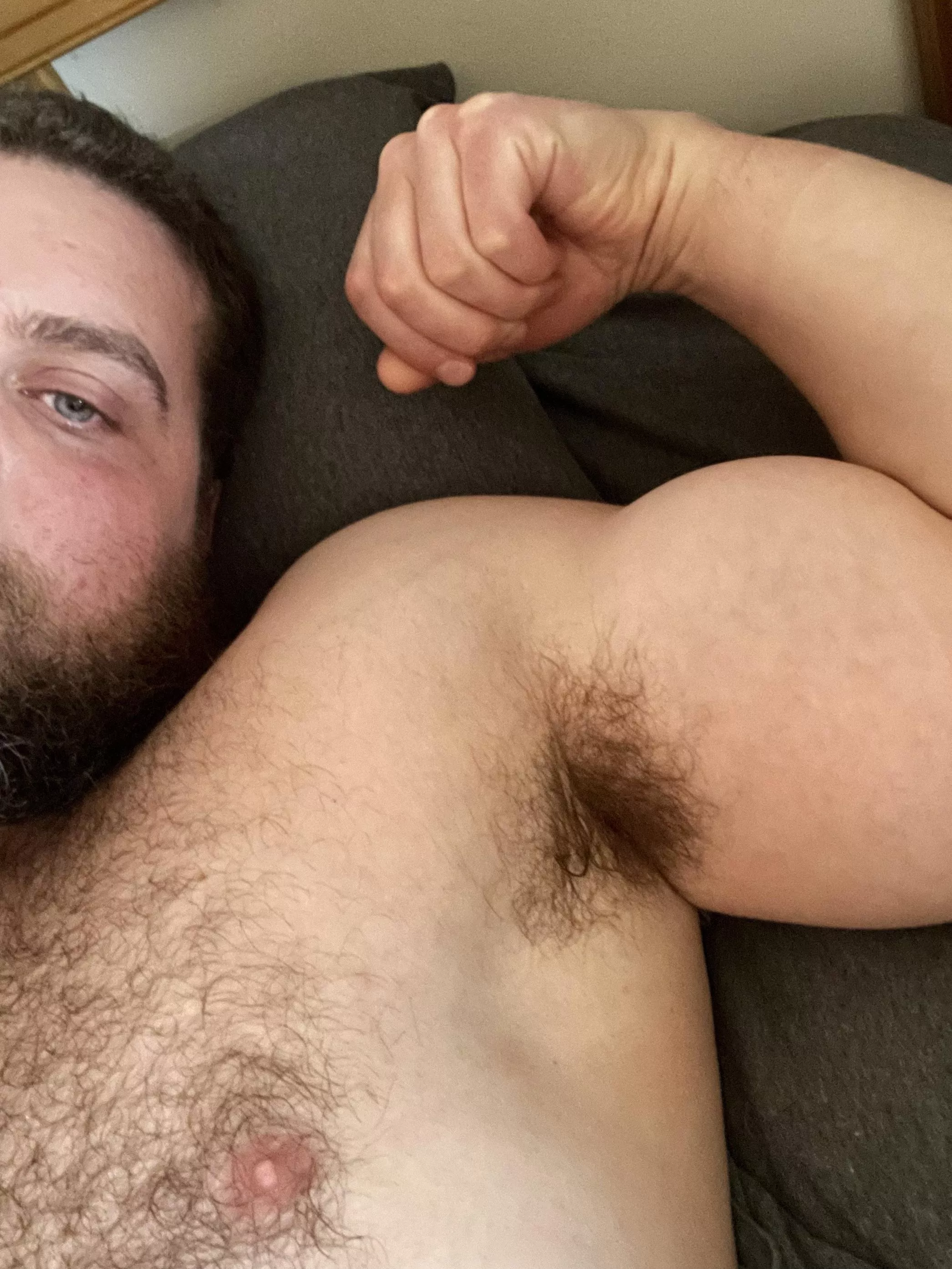 The pits and biceps need some love