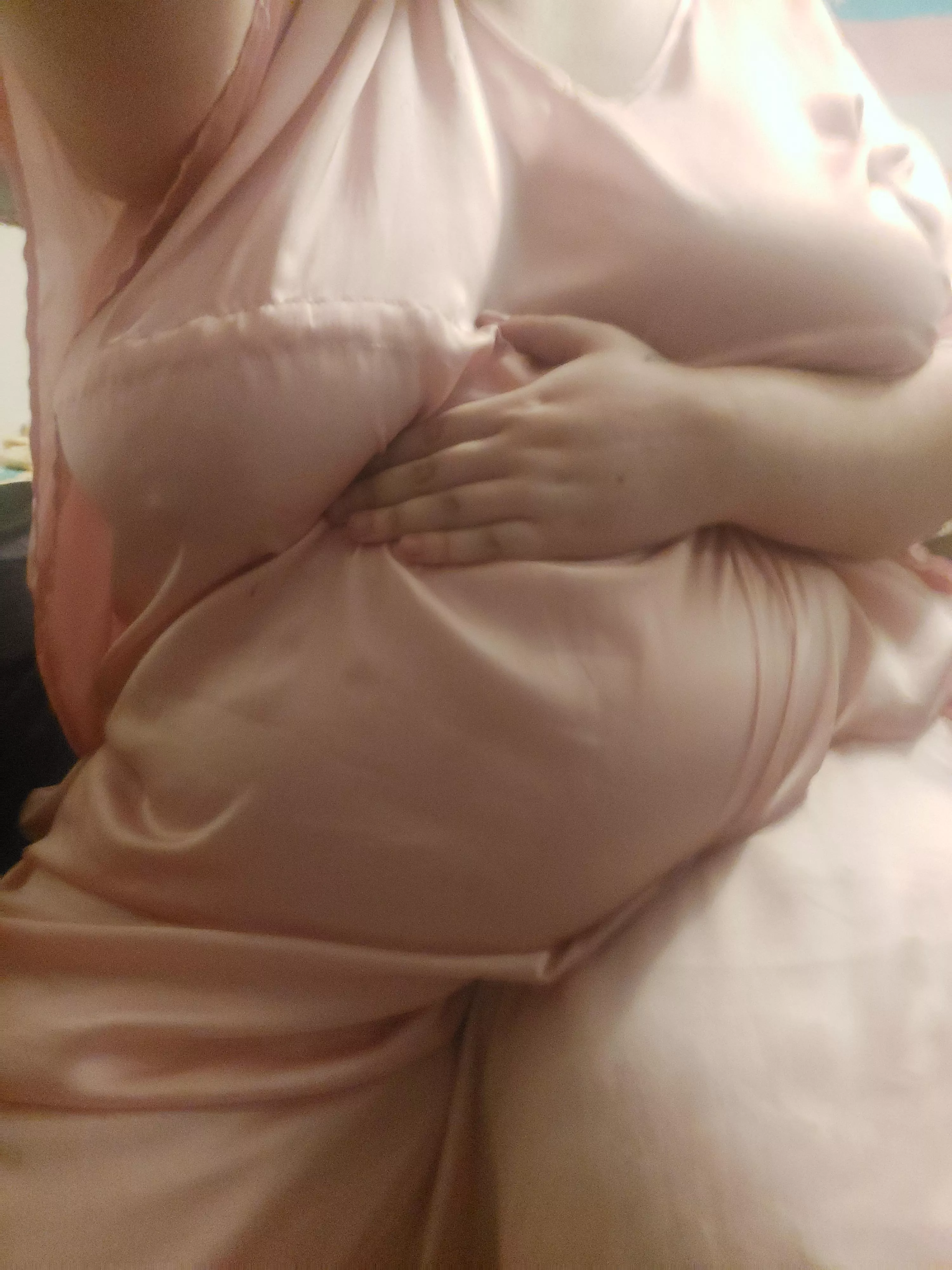 This was an after dinner stuffing. This nightgown makes me feel like a goddess ♡