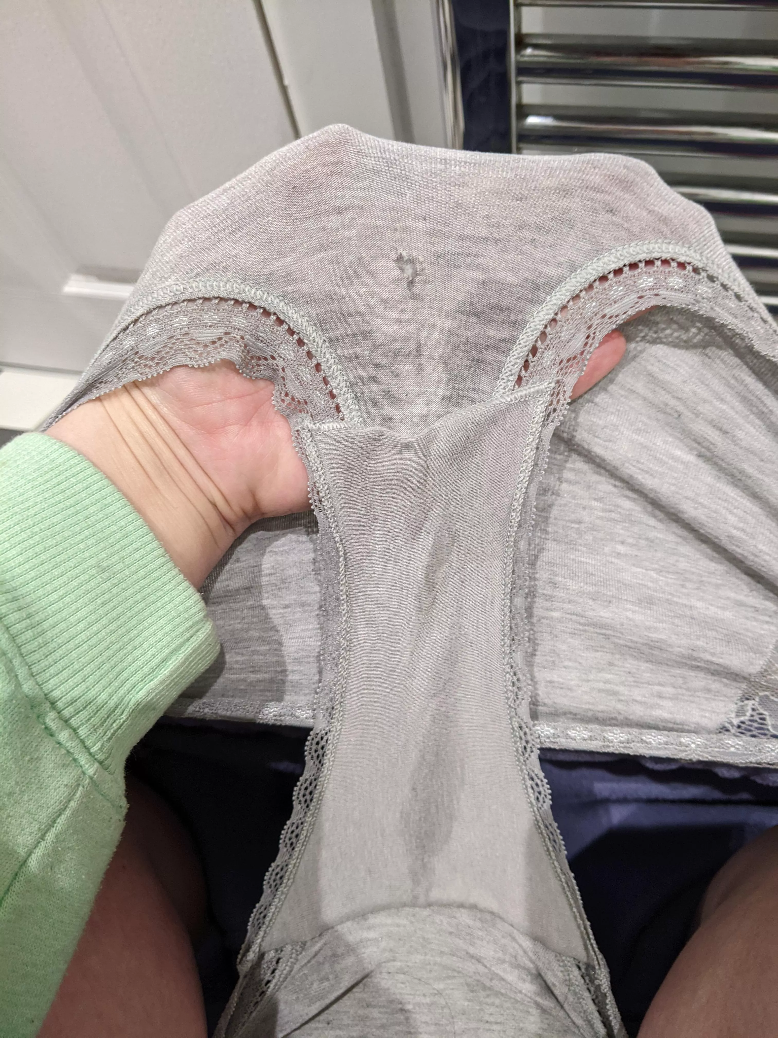 today's wear 🖤 nice and sweaty from my evening hike 😜