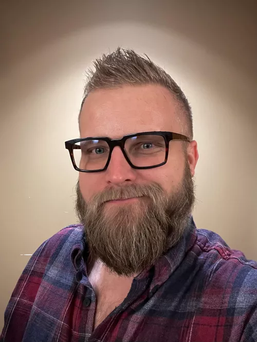 Went to a new barber 💈 on my lunch break. Got a cut and beard trim. What do you think?