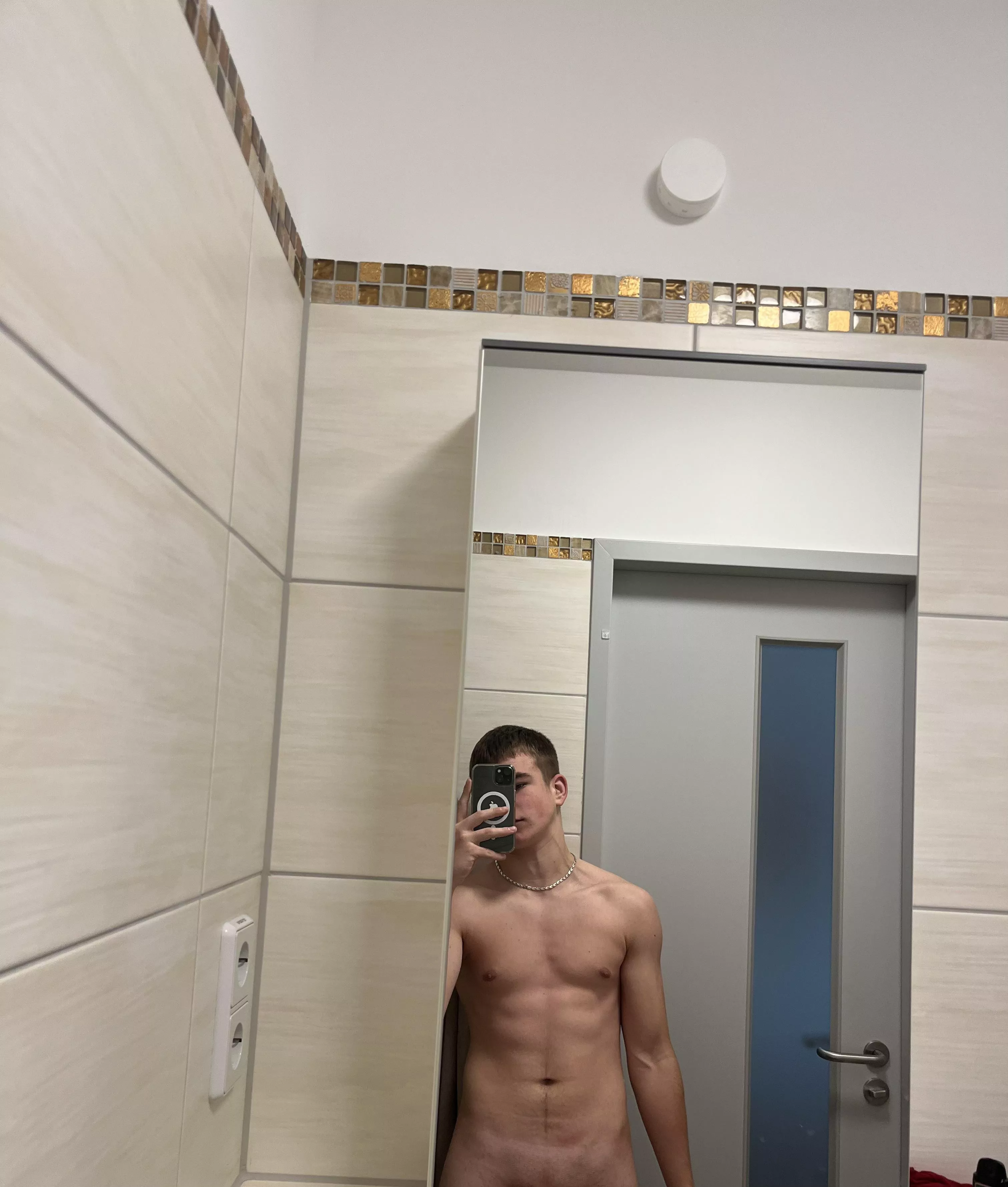 18, would you cum to me🥺🤤