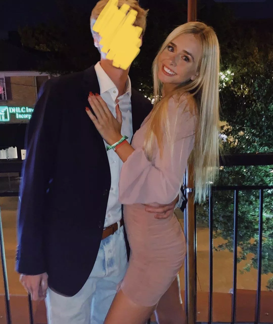 18F here looking for a couple or girl to share my bf 20M with. All ages are welcome. He will show face after verification. For more information text me 💋