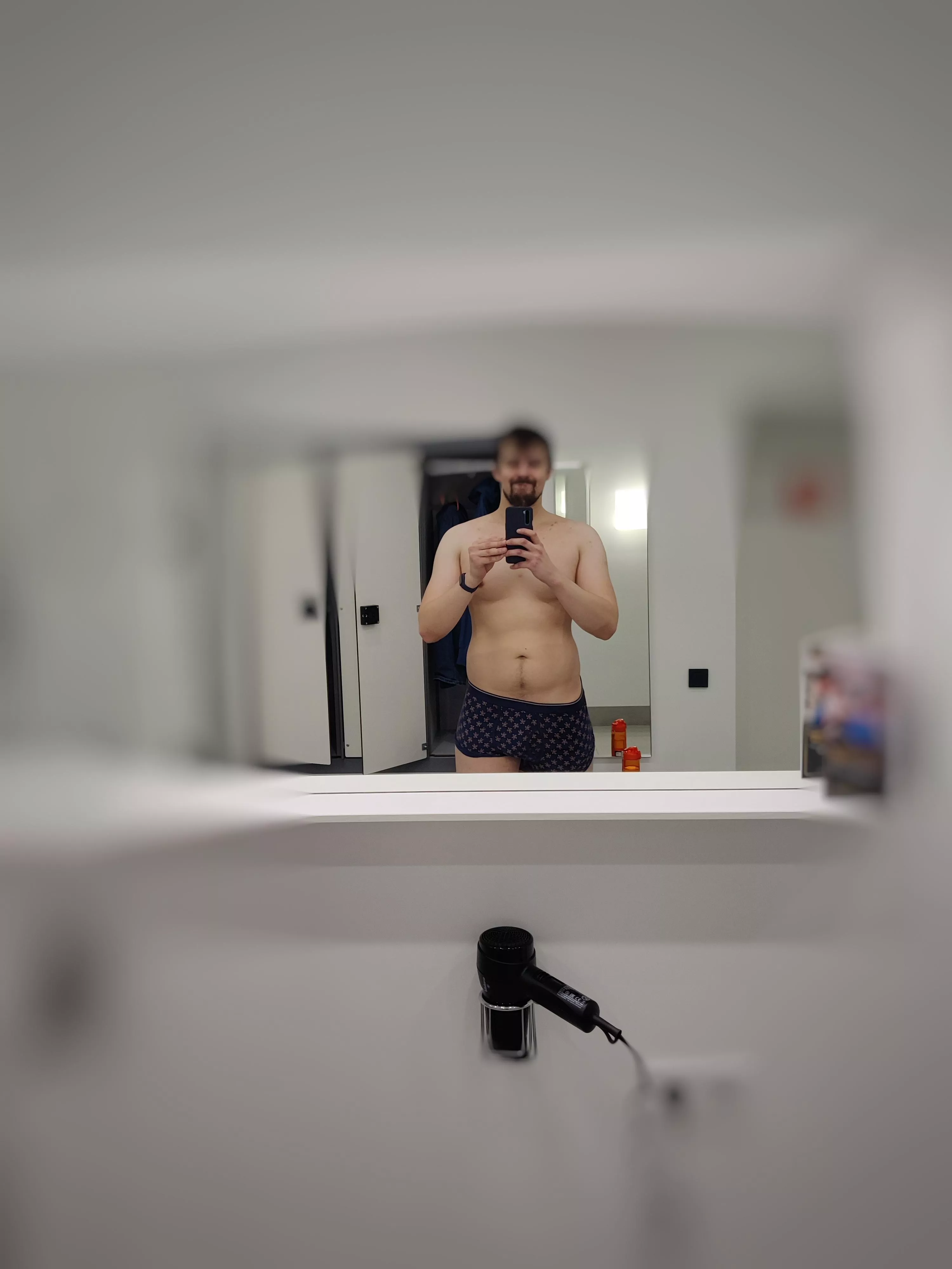 27, canmanbe, everyone is welcome, but cool if you are vocal and show face , British accent is so sexy