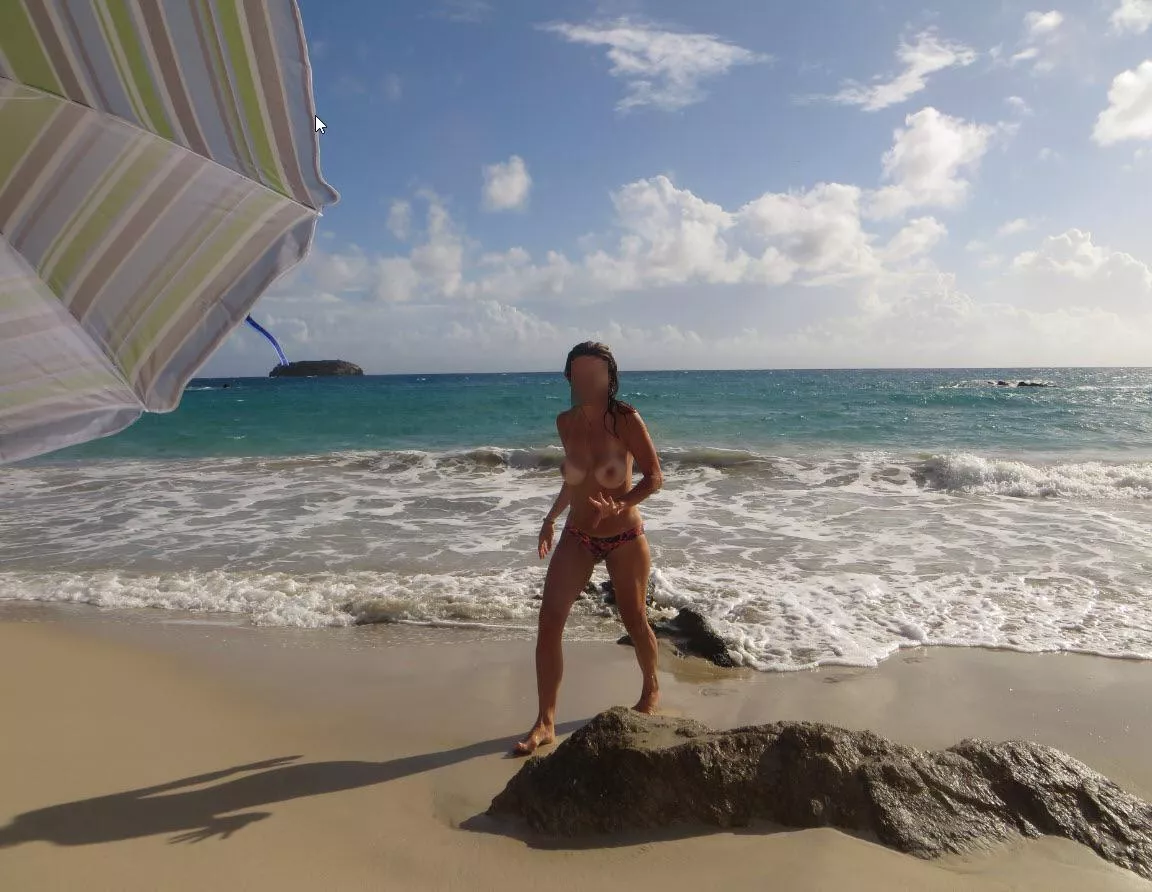 All beaches should be clothing optional or at least a section