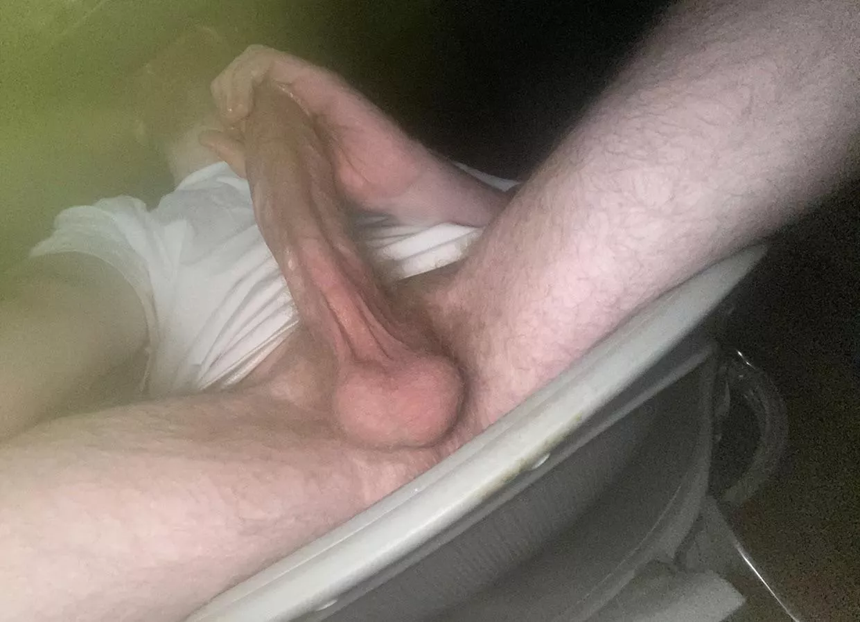 any hung bros want to compare tonight?