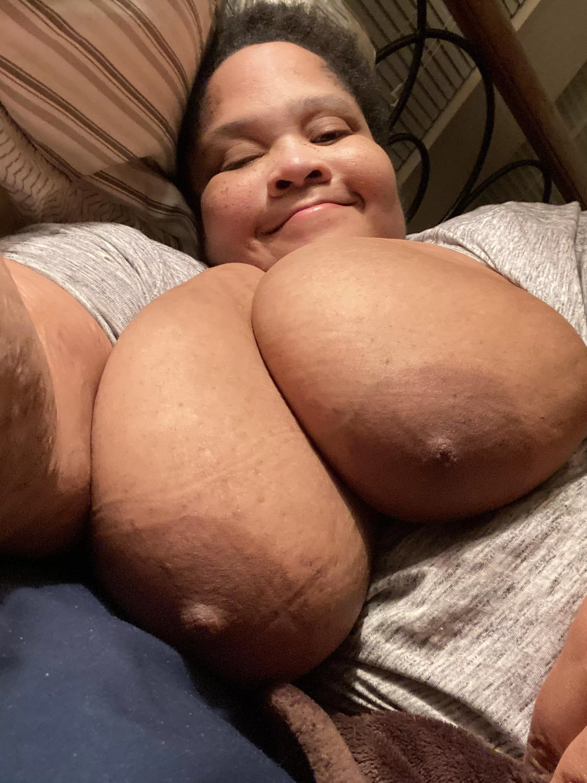 Boobies on ur tl!! 0-p