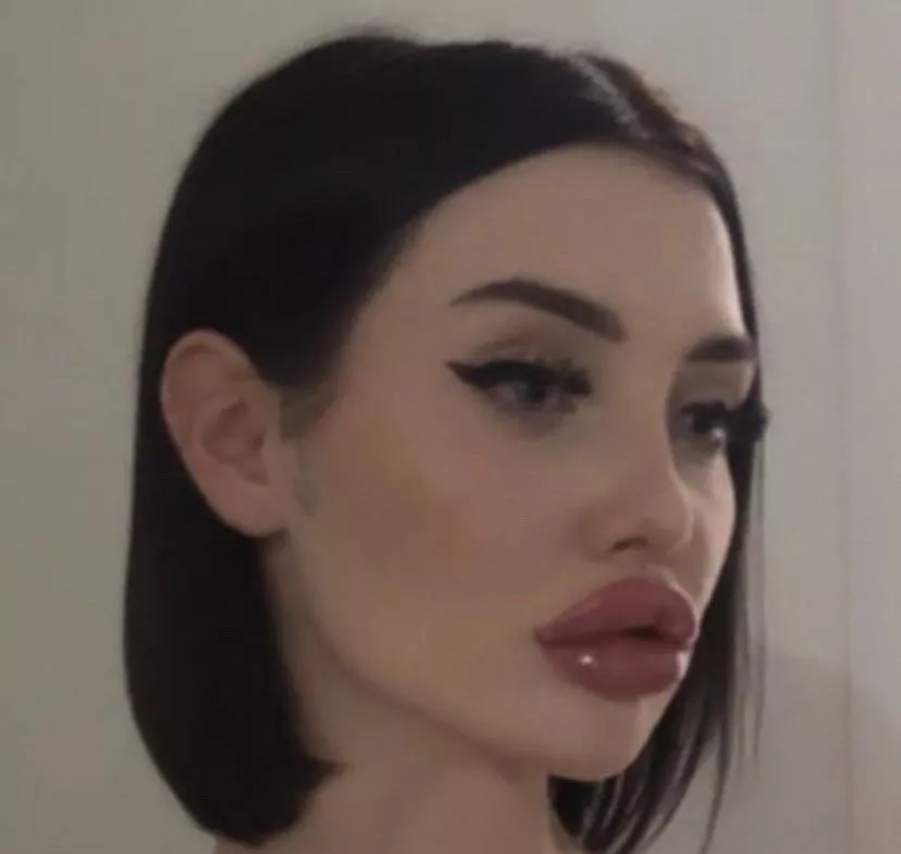 does anyone know her username