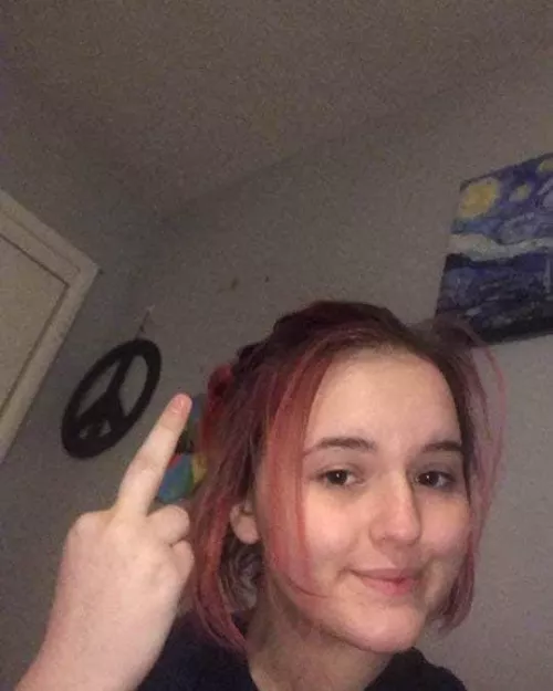 [domme] Hey clitty cock losers I’m sure your dick ain’t up to my middle finger..comment your size 😂