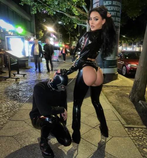 Femdom in public [domme]