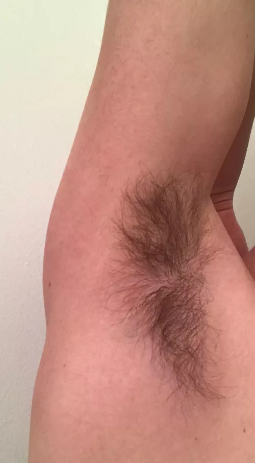 Freshly woken up pits👃🏻👅