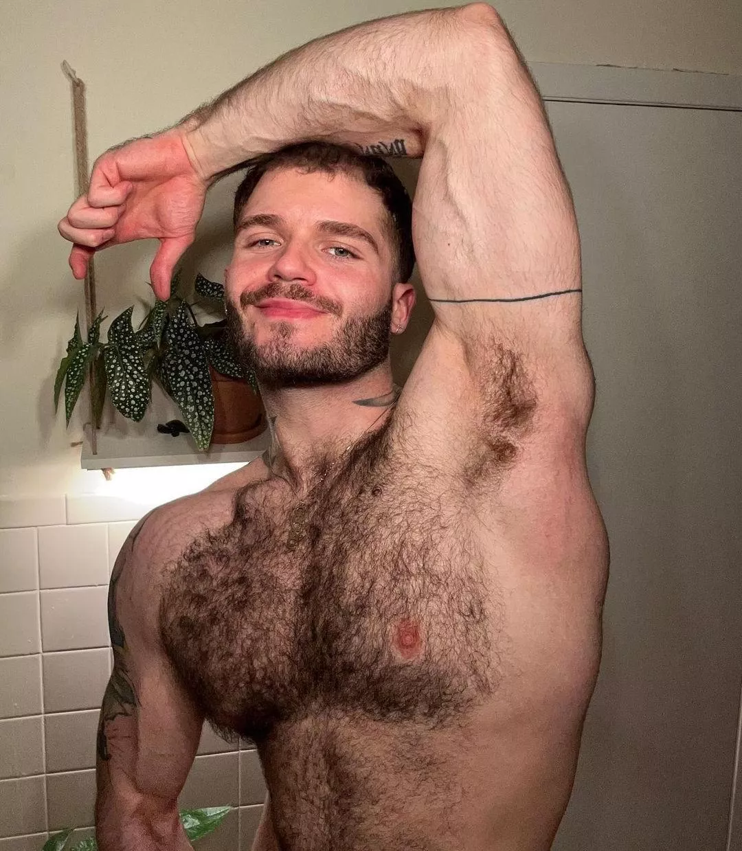 HAIRY MALE ARMPIT