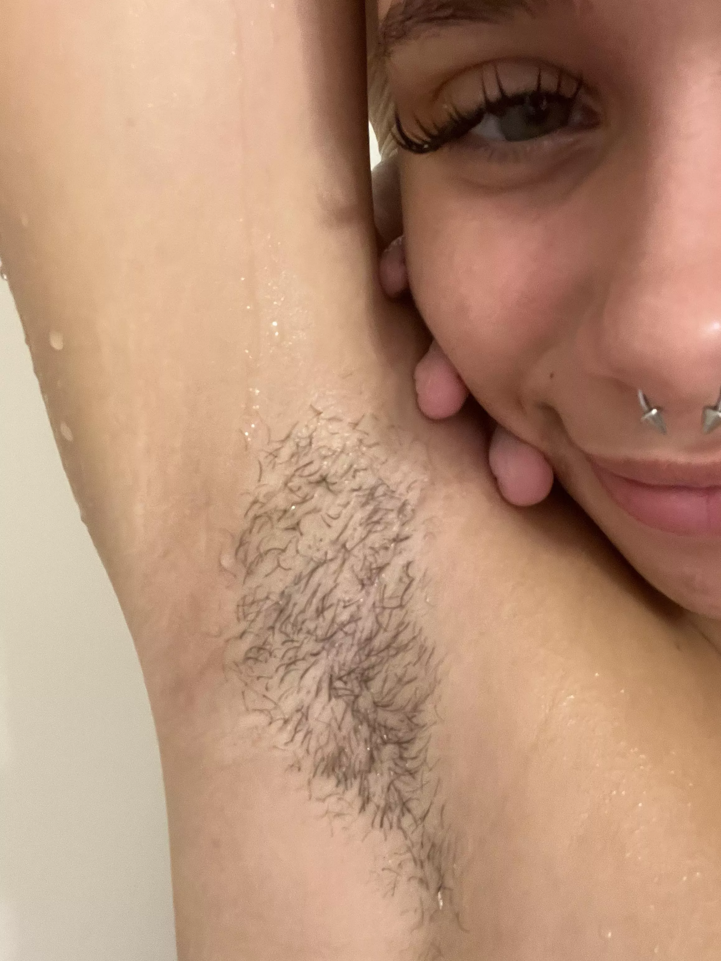 hairy teen pits <3