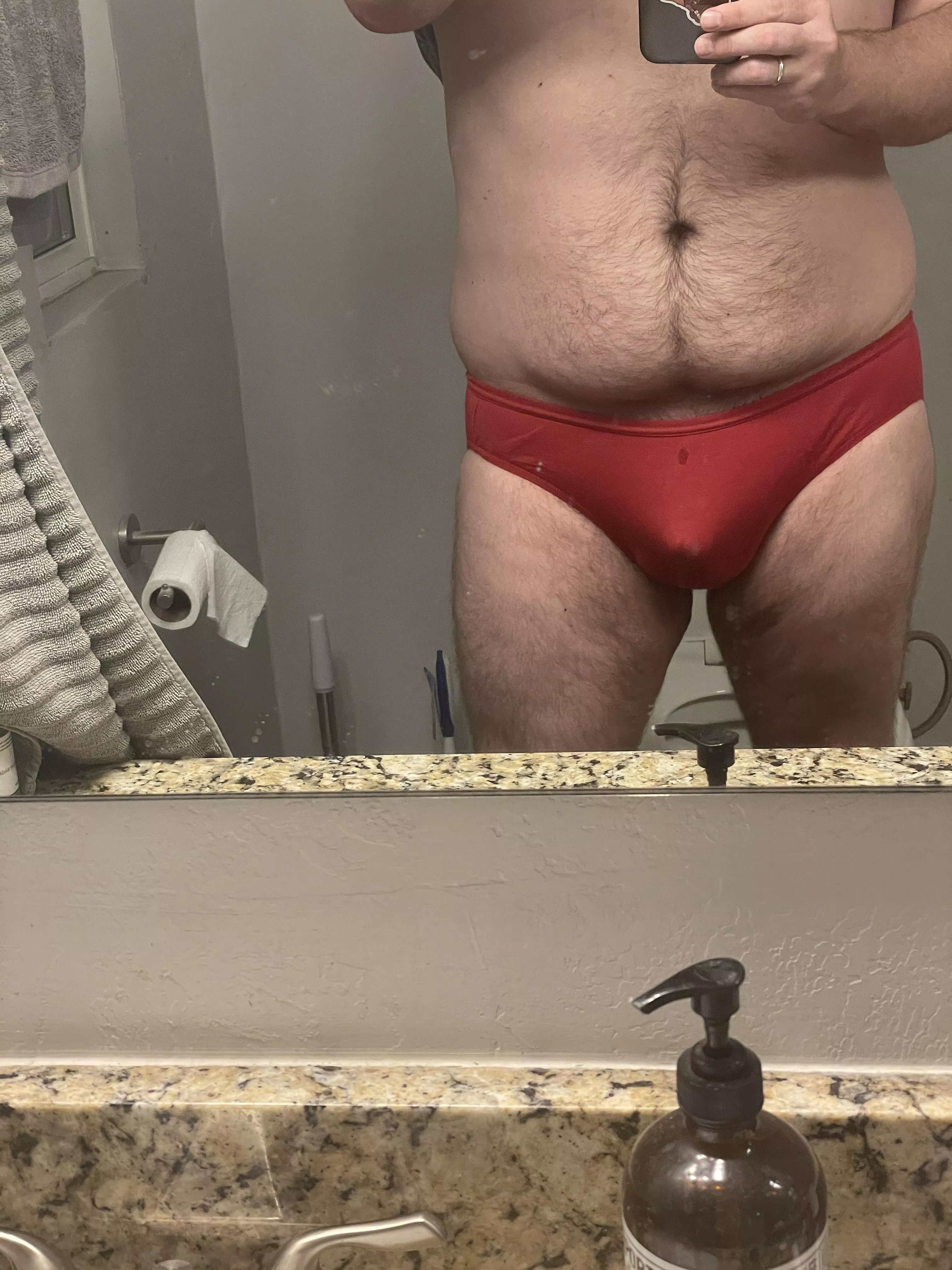 Here’s a sexy guy with some meat on his bones.