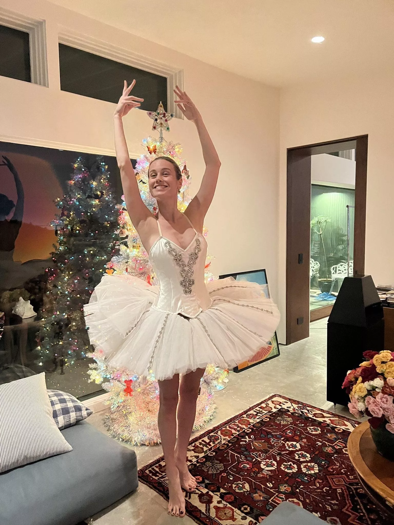 I can’t be the only one who feels the need to be bi for Brie Larson