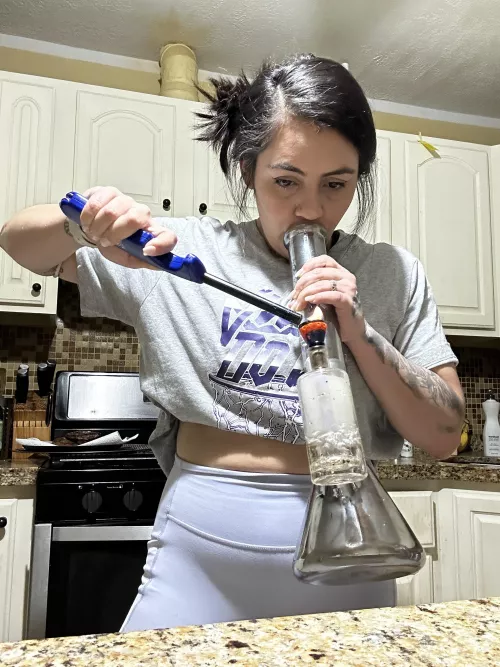 Just a mom of 2 hitting a bong😮‍💨