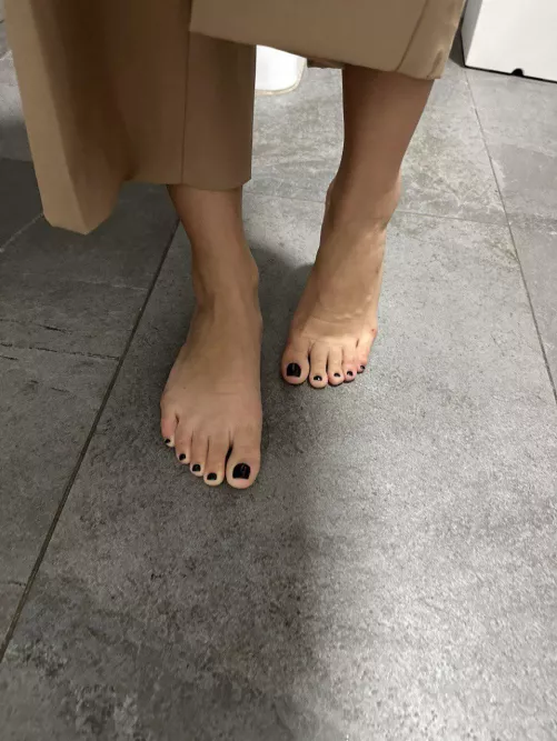 Like this ONLY if you’d lick my feet