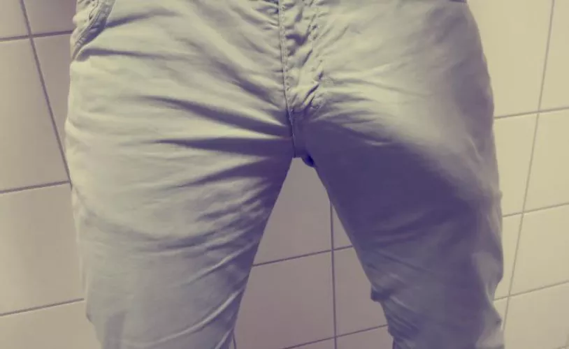 M32 edged almost every night for the last two weeks without releasing, now I am sitting in the office with a huge noticeable bulge