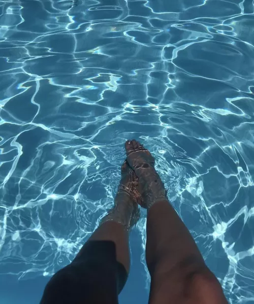 Missing tan summer legs 🌞