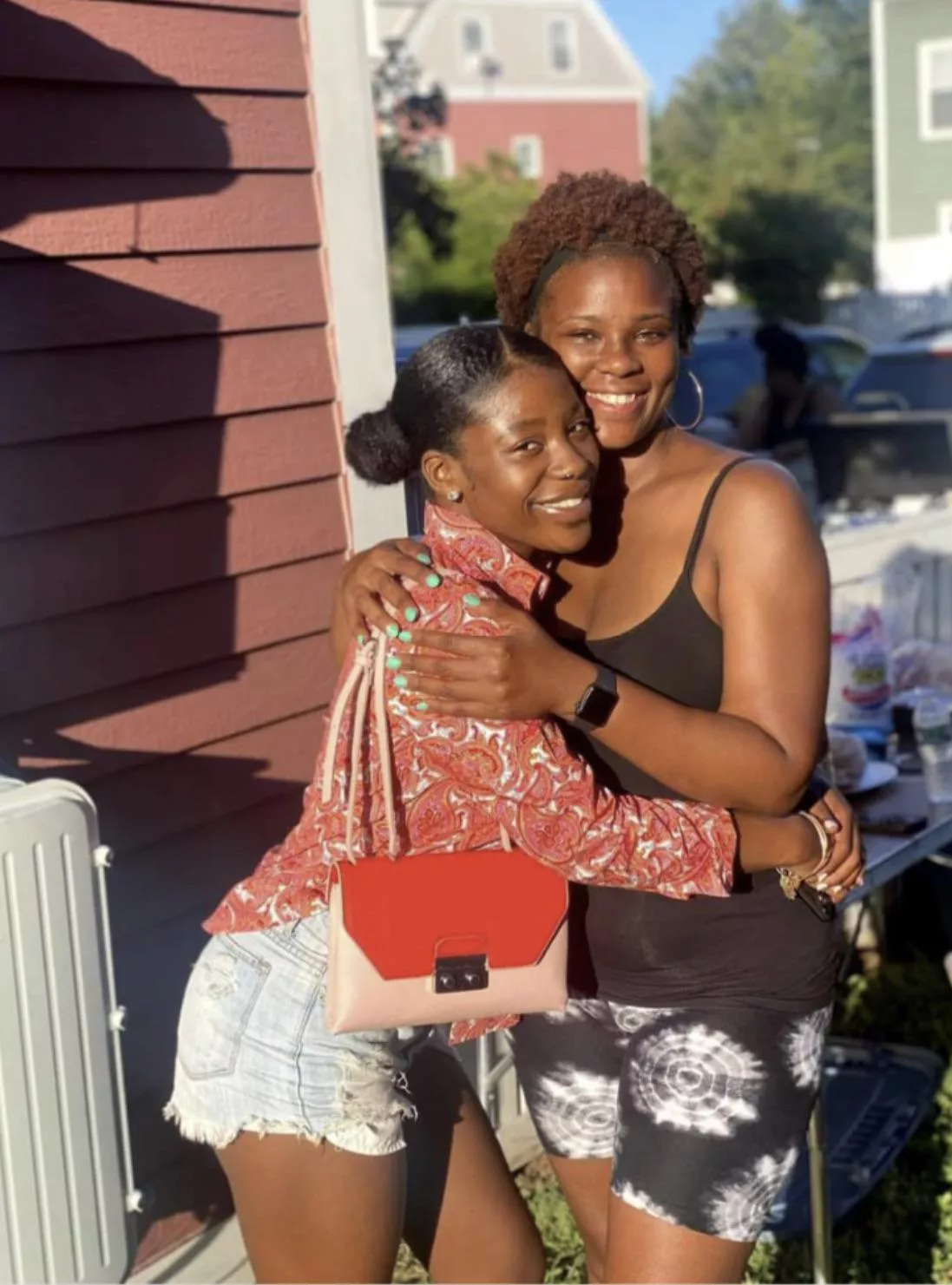 Mother and daughter threesome anyone ? 😋