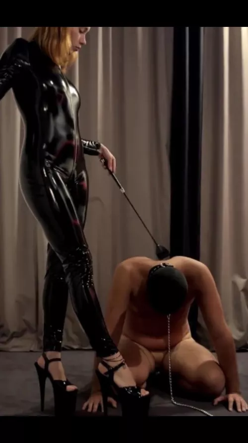 My keyholder (22F) keeps me (26M) locked 24/7 since November 2021. Ask me anything you want, I’ll answer your curiosities and questions!