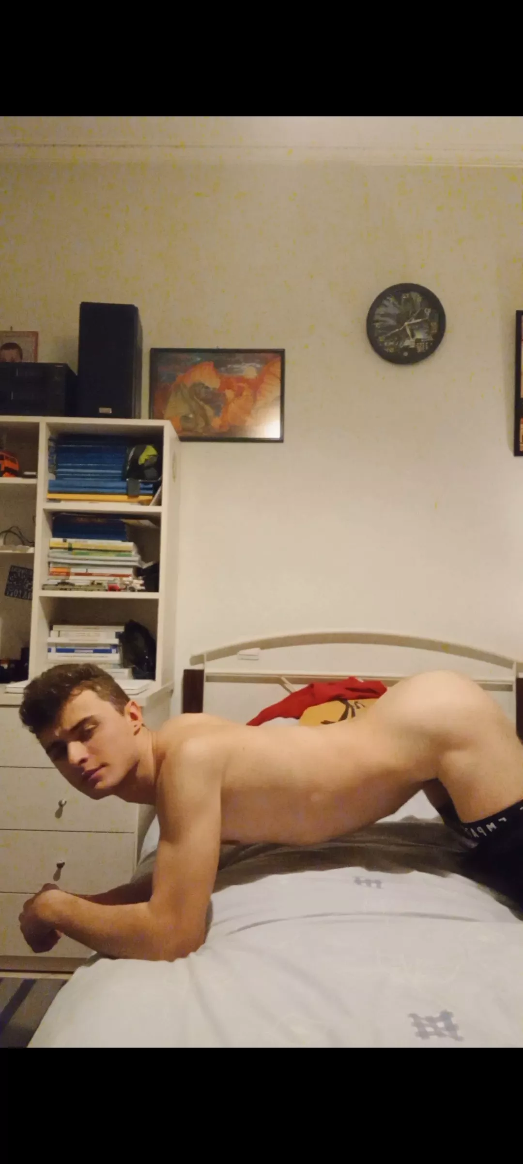 no Twitter but these bitches follow me